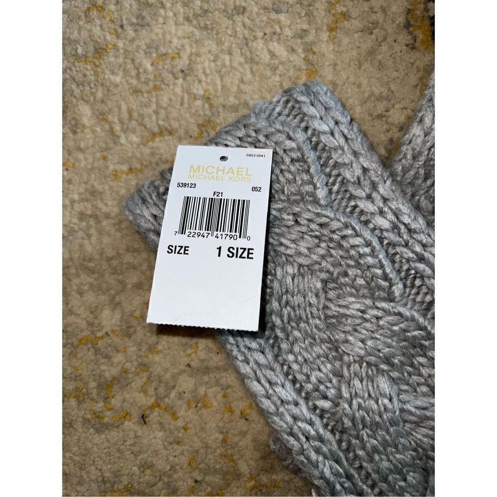 Michael Kors - Cable-Knit Headband and Scarf Set - Picture 3 of 3